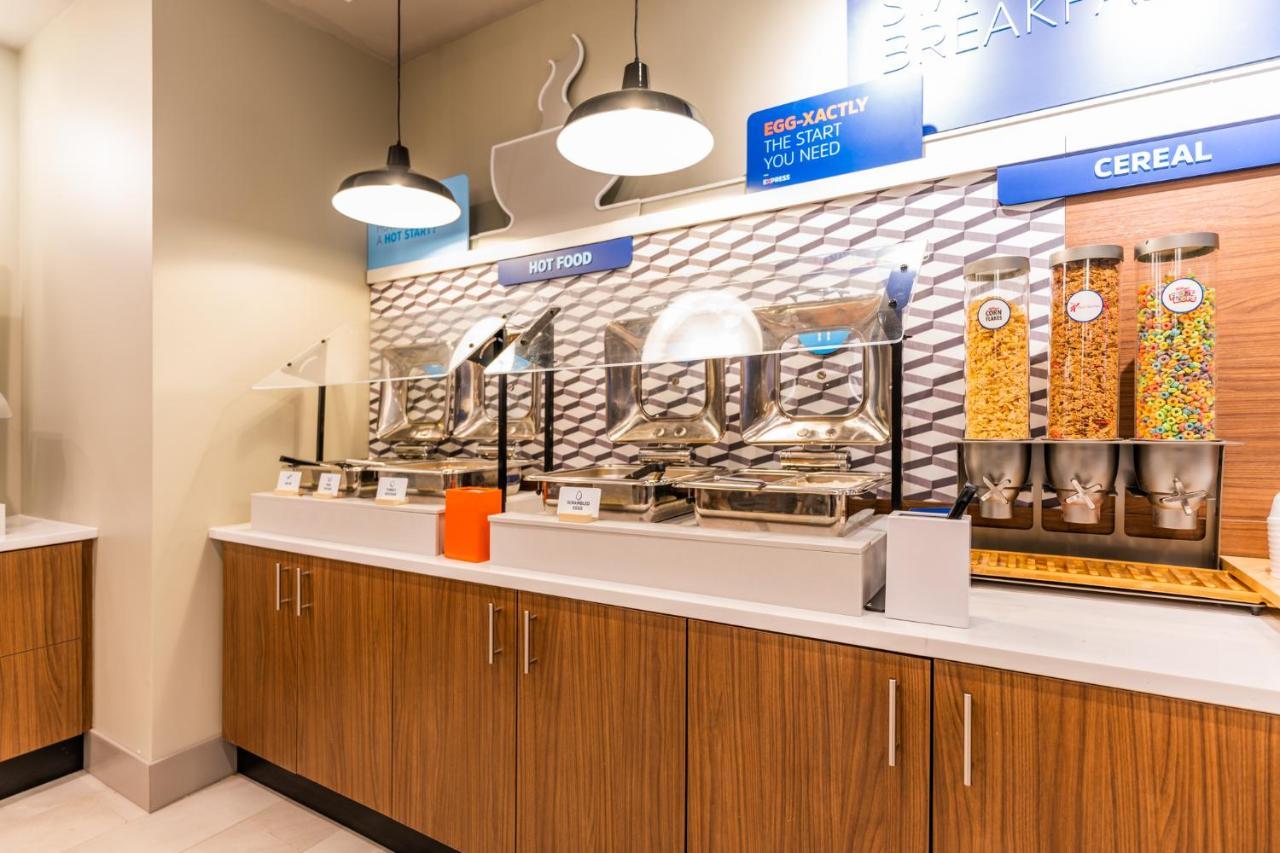 Holiday Inn Express & Suites Charlottesville By Ihg Ngoại thất bức ảnh