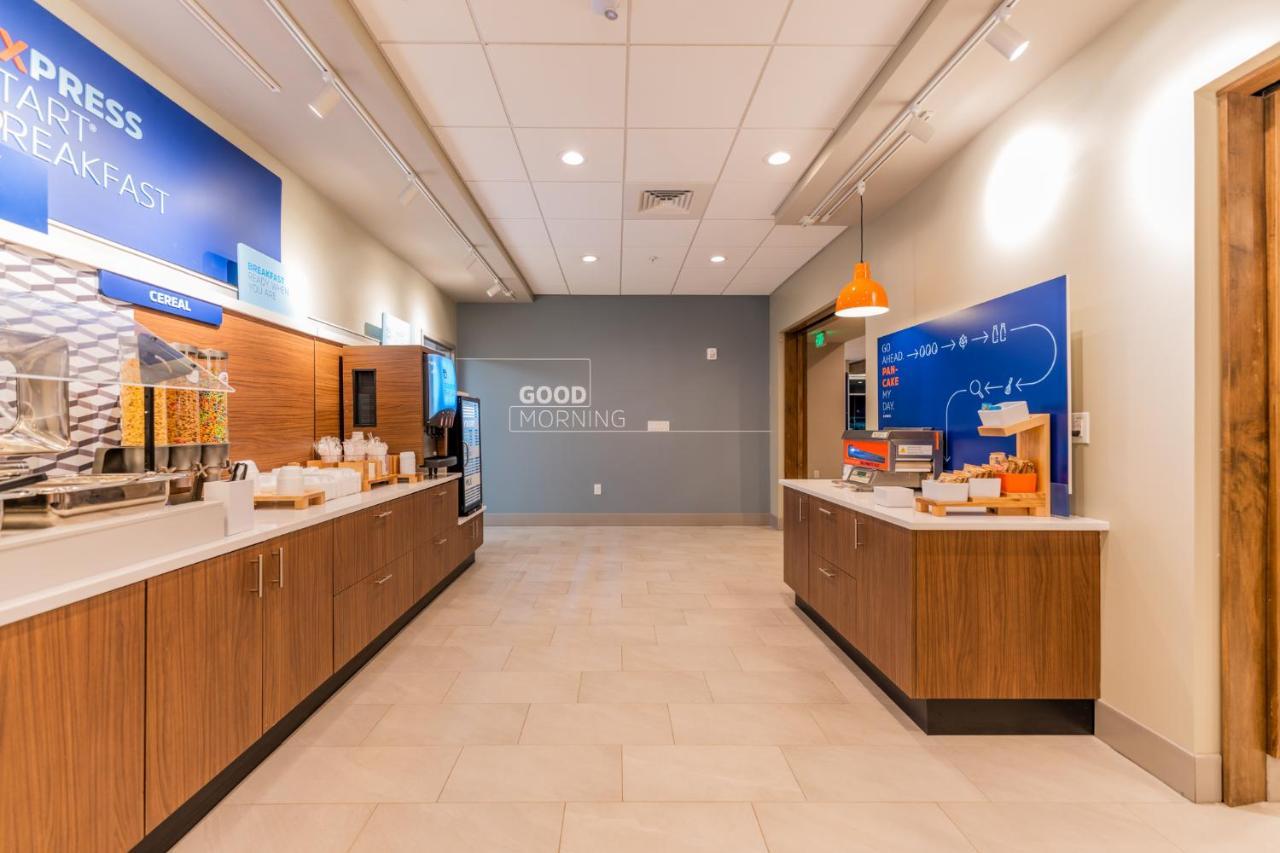 Holiday Inn Express & Suites Charlottesville By Ihg Ngoại thất bức ảnh