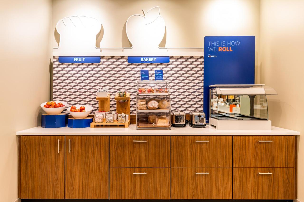 Holiday Inn Express & Suites Charlottesville By Ihg Ngoại thất bức ảnh