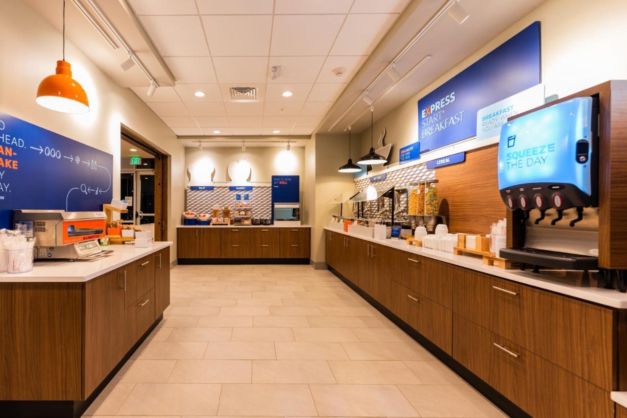 Holiday Inn Express & Suites Charlottesville By Ihg Ngoại thất bức ảnh