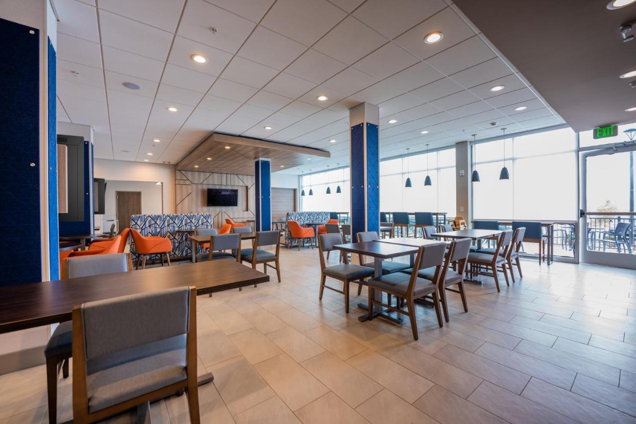 Holiday Inn Express & Suites Charlottesville By Ihg Ngoại thất bức ảnh