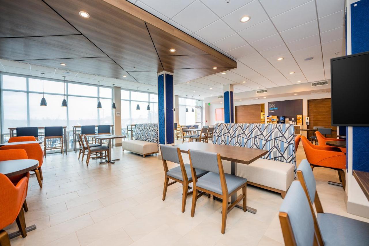 Holiday Inn Express & Suites Charlottesville By Ihg Ngoại thất bức ảnh
